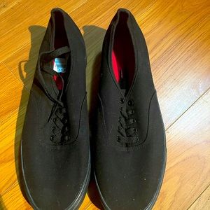 Brand new airwalk nonslip shoes